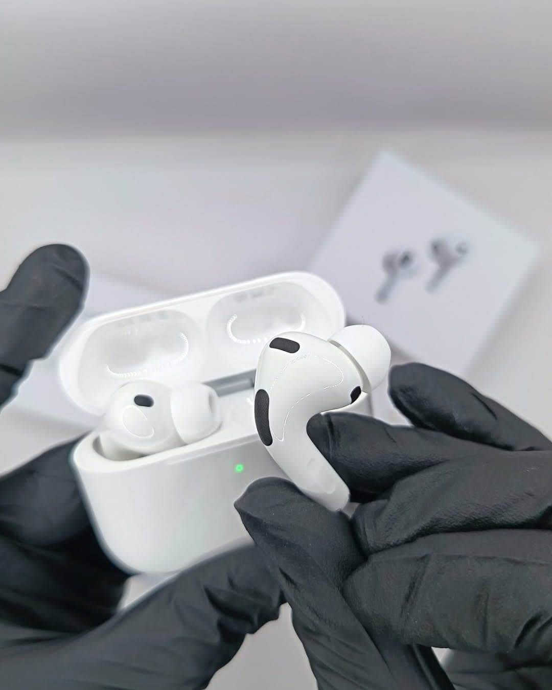 AirPods Pro 3 — view 1